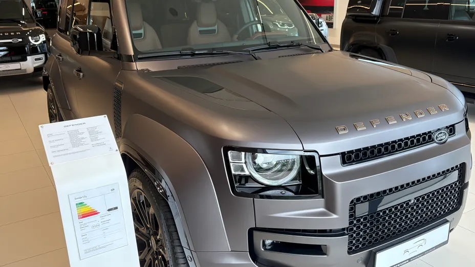 LAND ROVER Defender Defender 110 4.4 P635 V8 mHEV Octa