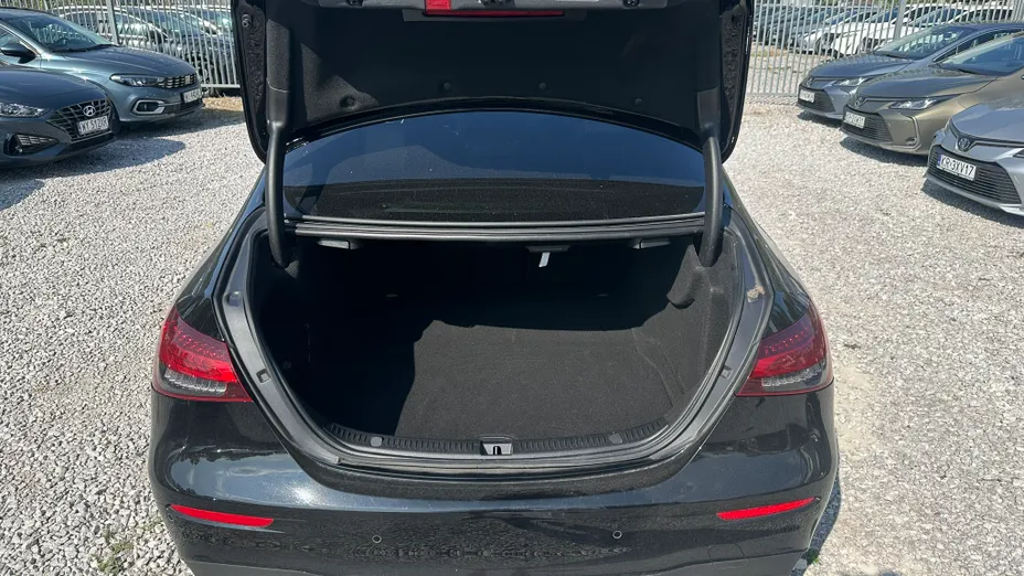 MERCEDES-BENZ E Klasa E 220 d 4-Matic