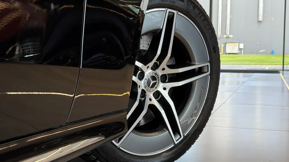 MERCEDES-BENZ E Klasa E 220 d 4-Matic AMG