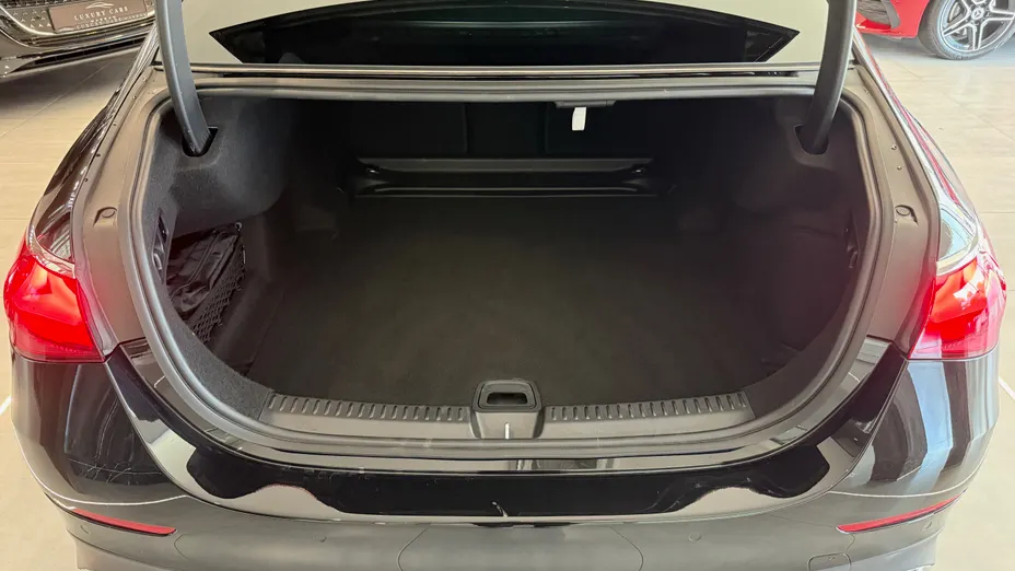 MERCEDES-BENZ E Klasa E 220 d 4-Matic AMG
