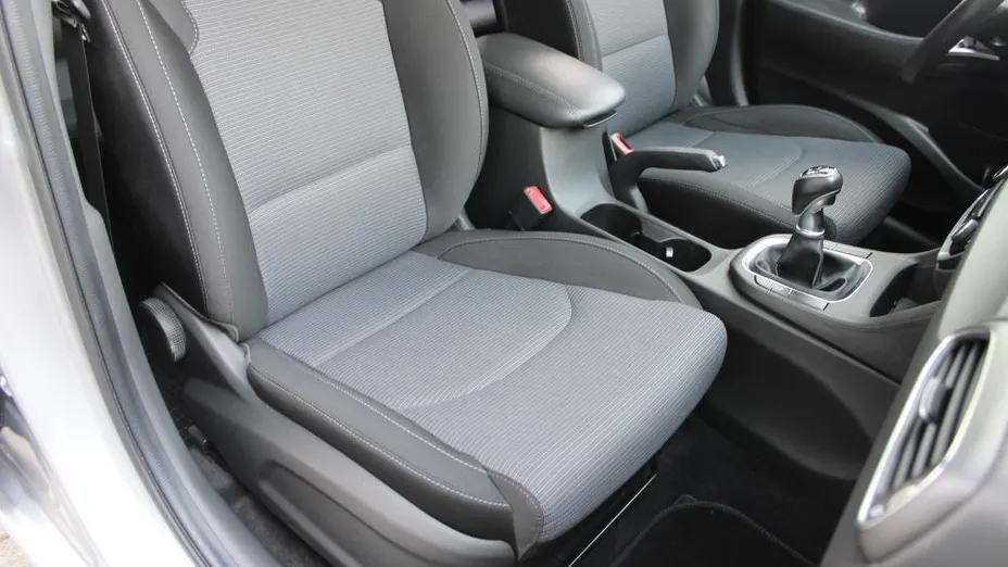 HYUNDAI i30 i30 1.5 DPI Classic +