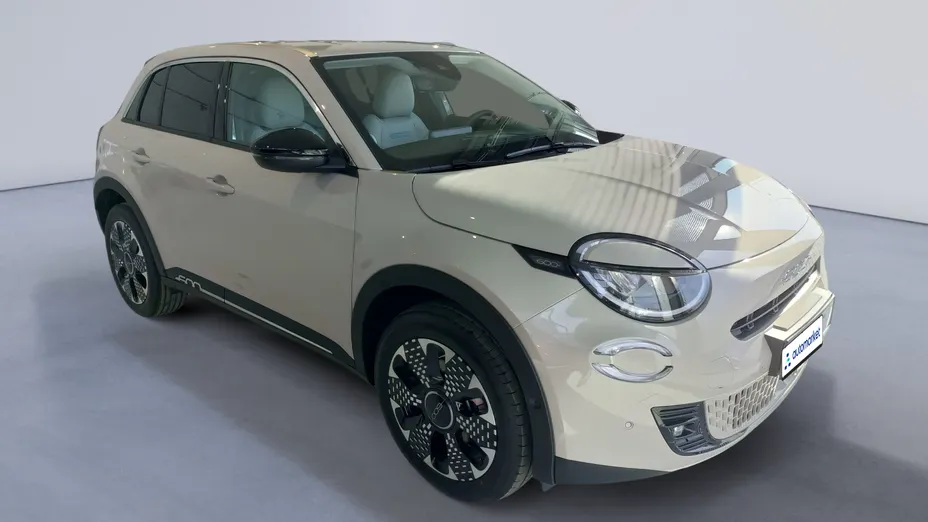 FIAT 600 600 1.2 Turbo Hybrid La Prima eDCT Nowy