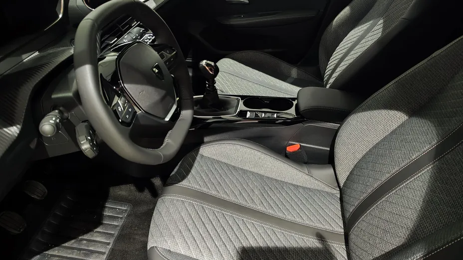 PEUGEOT 208 208 1.2 PureTech Allure S&S Nowy