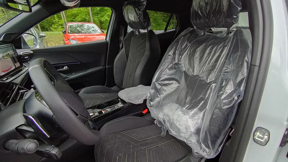PEUGEOT 2008 2008 PureTech mHEV GT e-DCS6 Nowy