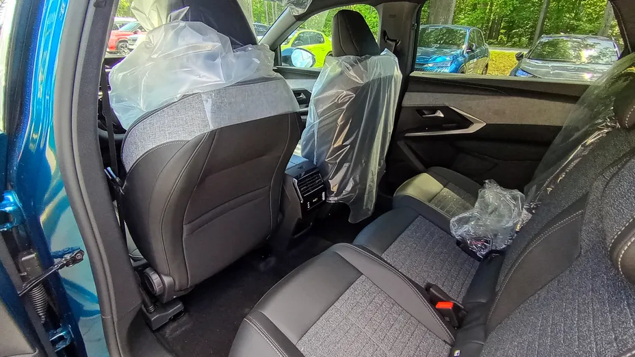 PEUGEOT 5008 5008 1.2 PureTech mHEV Allure S&S e-DCS6 Nowy