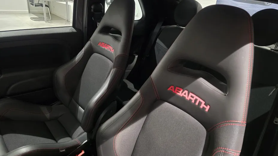 ABARTH 500 695C 1.4 T-Jet 16v MTA
