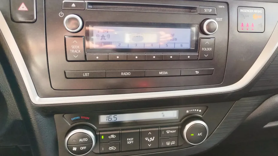 TOYOTA Auris Auris 1.6 Comfort