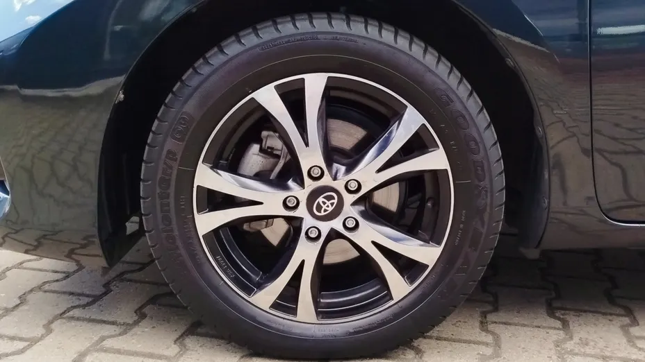 TOYOTA Auris Auris 1.6 Comfort