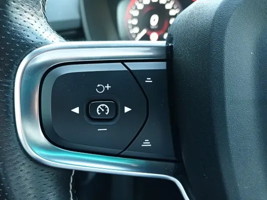 VOLVO XC40 XC40 B4 B R-Design aut