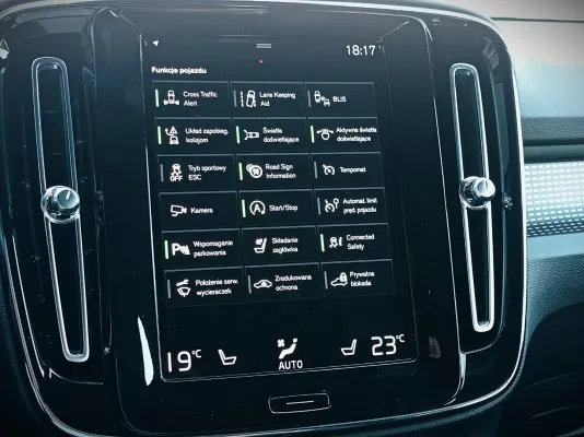 VOLVO XC40 XC40 B4 B R-Design aut