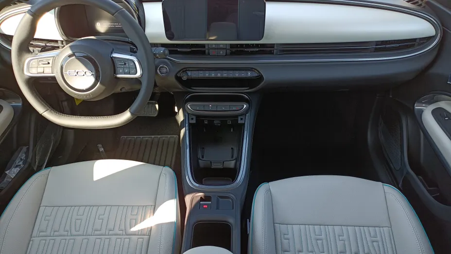 FIAT 600 600 1.2 Turbo Hybrid La Prima eDCT Nowy
