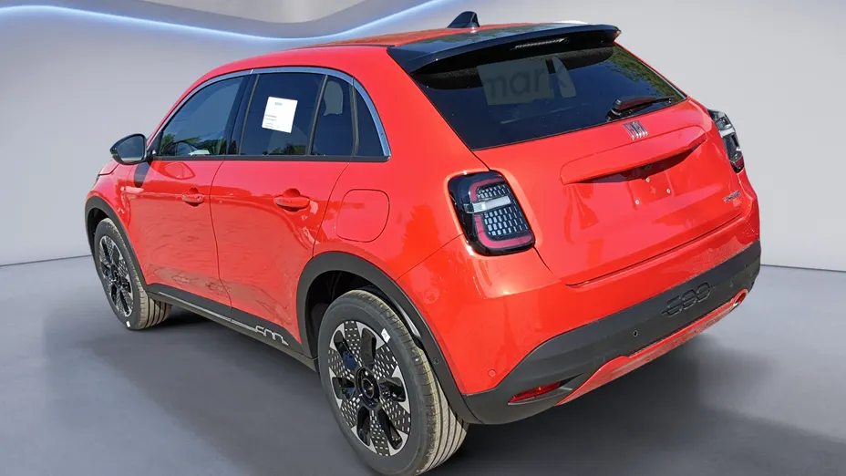 FIAT 600 600 1.2 Turbo Hybrid La Prima eDCT Nowy