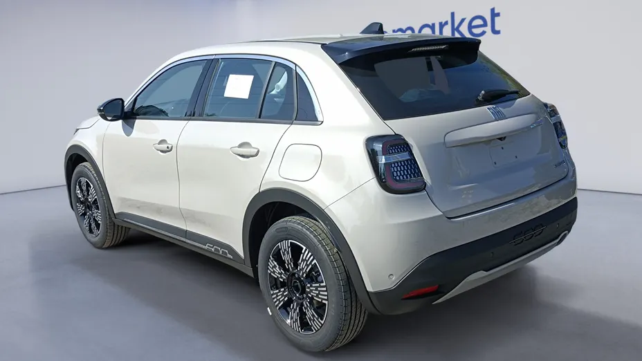 FIAT 600 600 1.2 Turbo Hybrid Pop eDCT Nowy