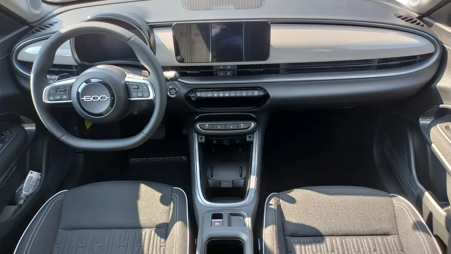 FIAT 600 600 1.2 Turbo Hybrid Pop eDCT Nowy