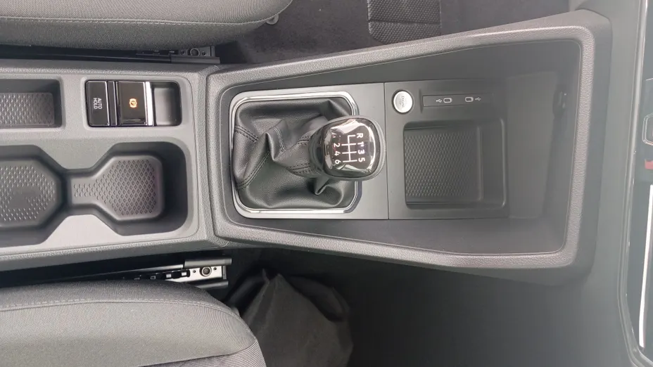 VOLKSWAGEN Caddy osobowy Caddy 1.5 TSI Dark Label Nowy