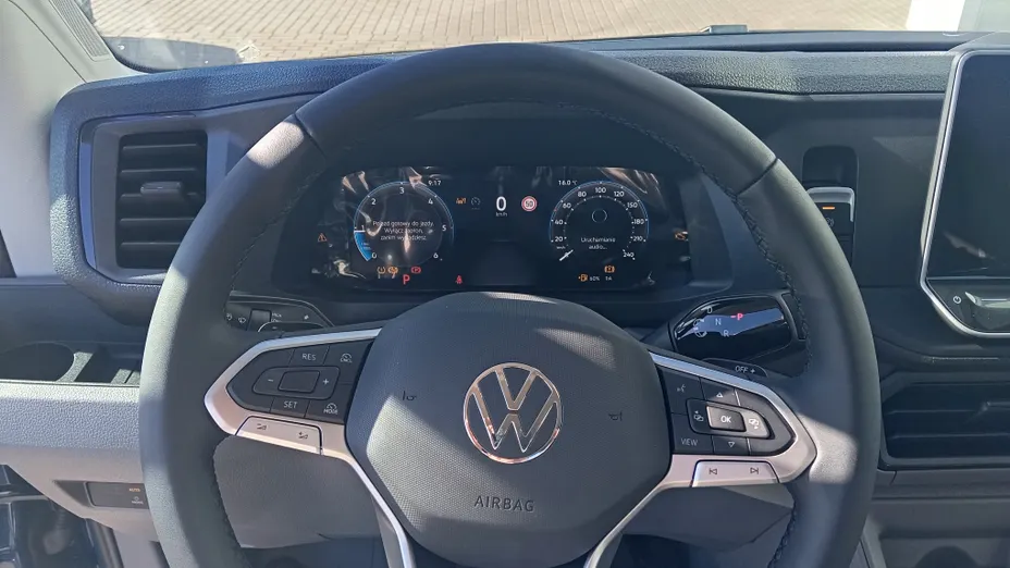 VOLKSWAGEN Crafter Crafter 35 BiTDI (16,4m3) Aut. Nowy