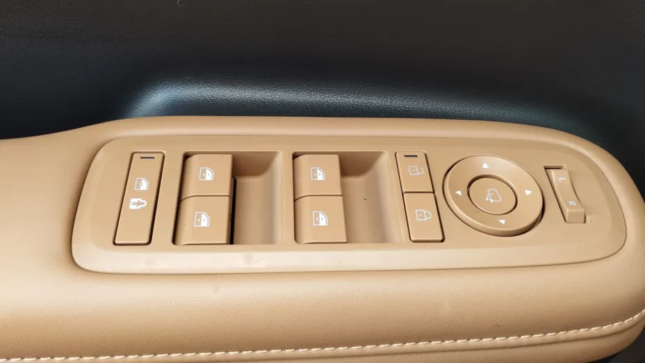 HYUNDAI Santa Fe Santa Fe 1.6 T-GDI HEV Platinum 4WD aut