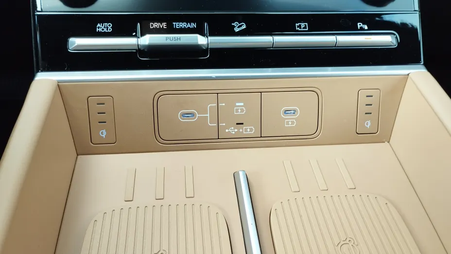 HYUNDAI Santa Fe Santa Fe 1.6 T-GDI HEV Platinum 4WD aut