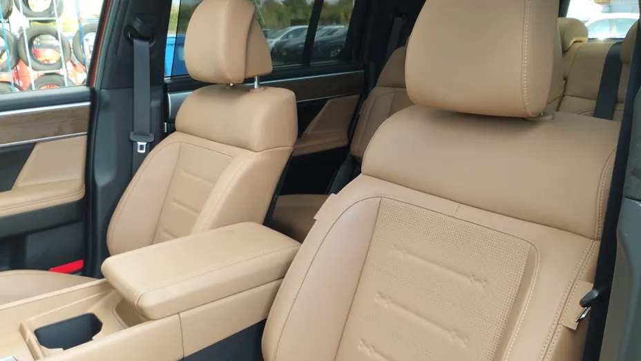 HYUNDAI Santa Fe Santa Fe 1.6 T-GDI HEV Platinum 4WD aut