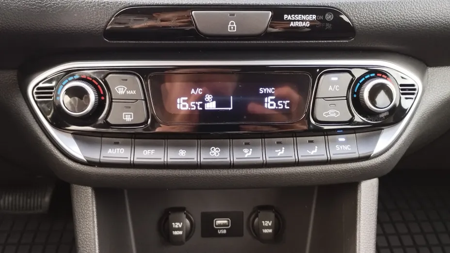 HYUNDAI i30 i30 1.5 T-GDI 48V Smart DCT
