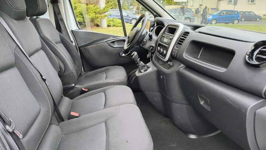 RENAULT Trafic Trafic 2.0 dCi L1H1 Business