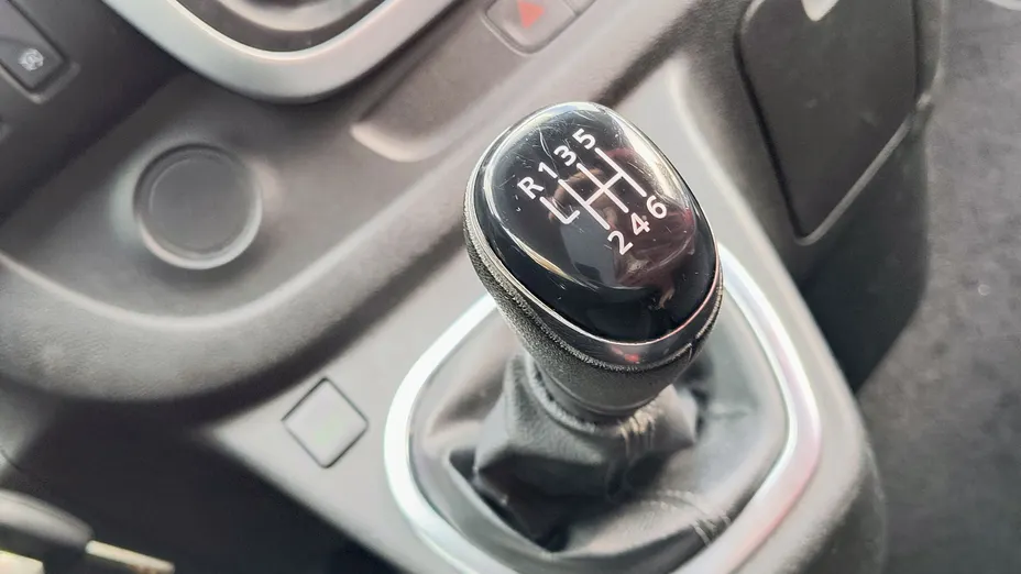 RENAULT Trafic Trafic 2.0 dCi L1H1 Business