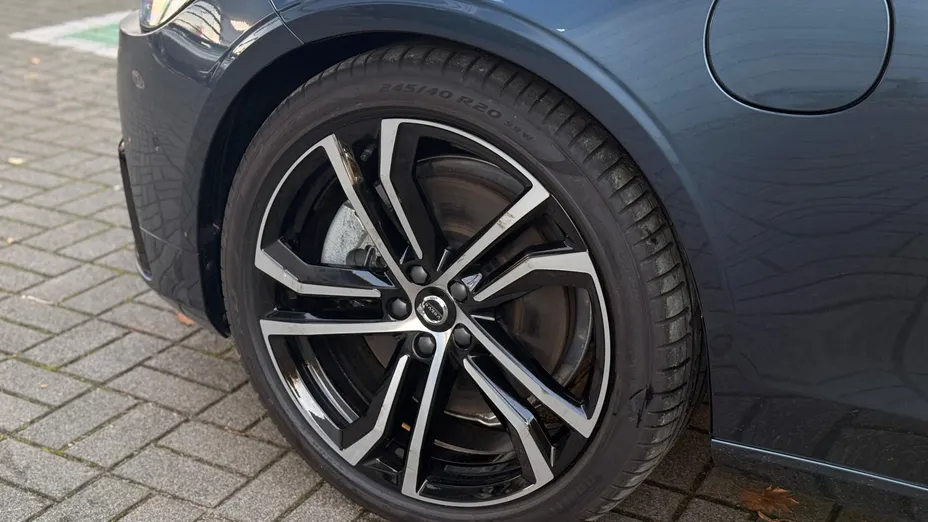 VOLVO S90 S90 T8 AWD Plug-In Hybrid Plus Dark aut