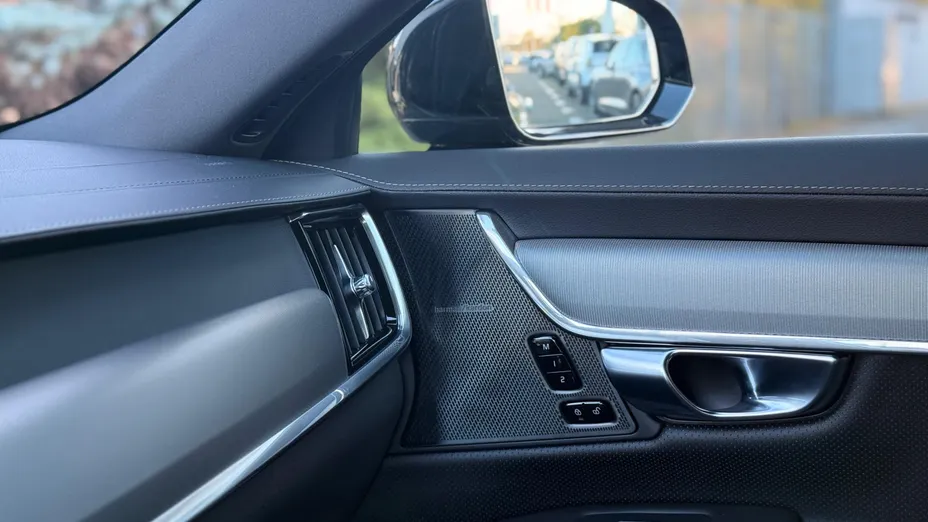 VOLVO S90 S90 T8 AWD Plug-In Hybrid Plus Dark aut