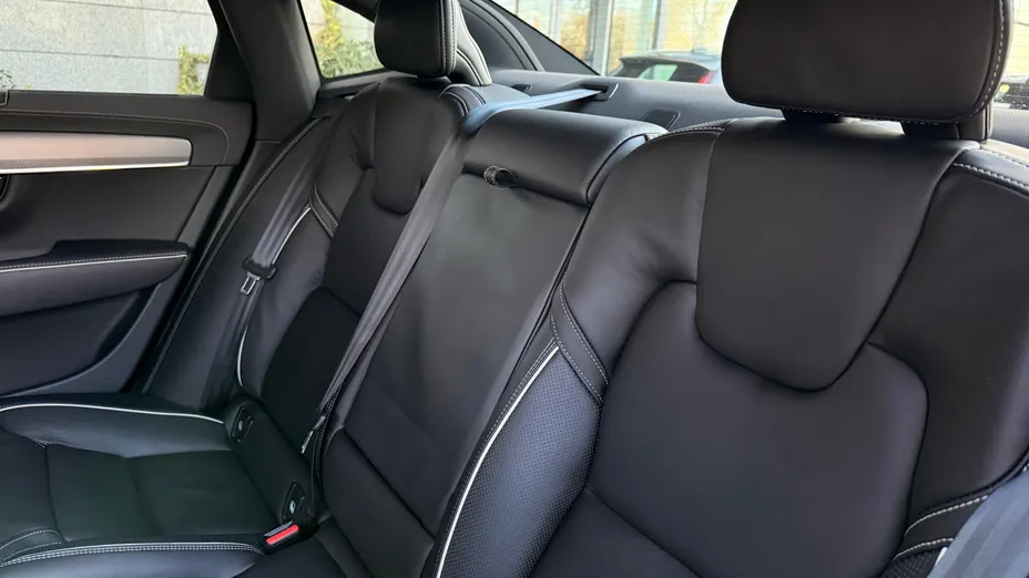 VOLVO S90 S90 T8 AWD Plug-In Hybrid Plus Dark aut