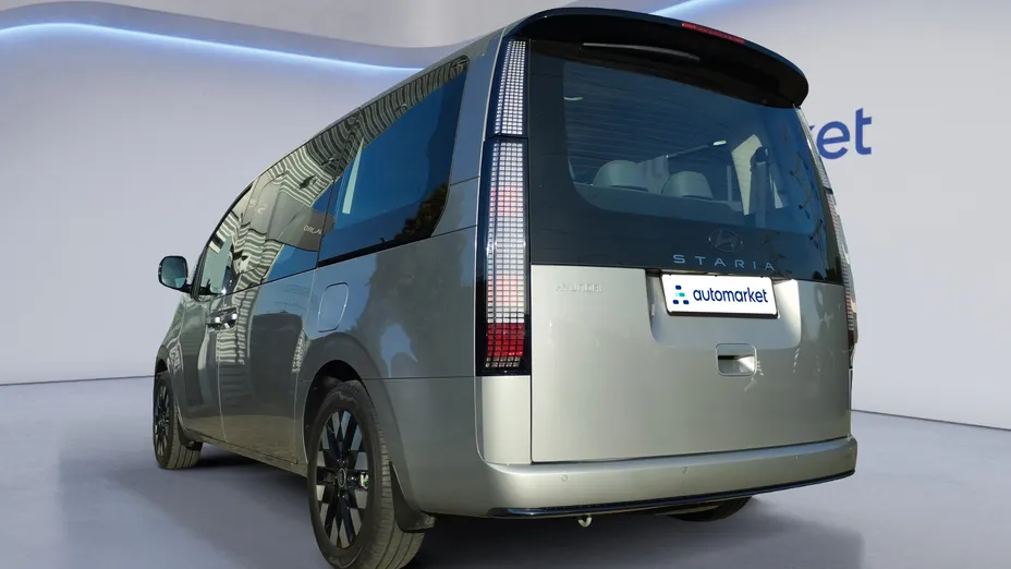 HYUNDAI Staria Staria 1.6 T-GDI HEV Luxury aut