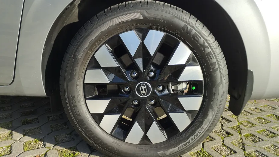 HYUNDAI Staria Staria 1.6 T-GDI HEV Luxury aut