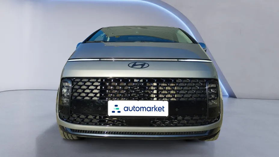 HYUNDAI Staria Staria 1.6 T-GDI HEV Luxury aut