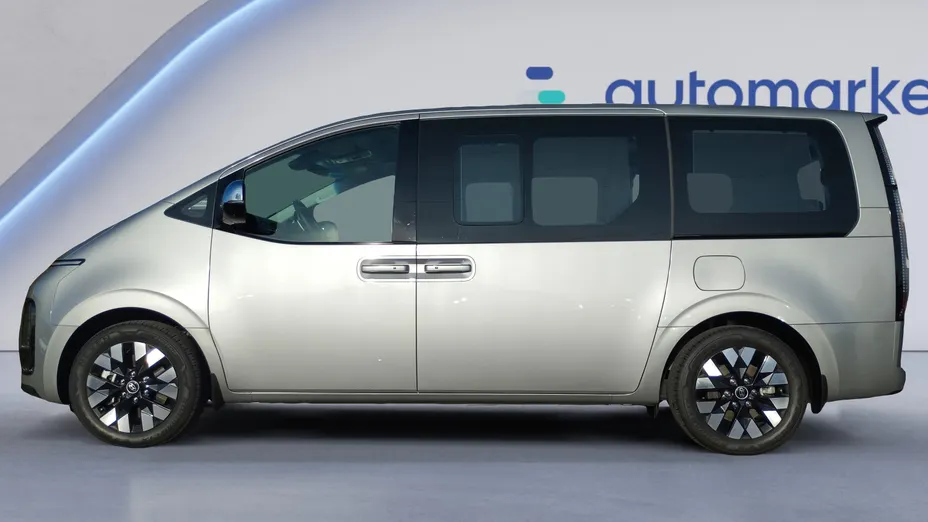 HYUNDAI Staria Staria 1.6 T-GDI HEV Luxury aut