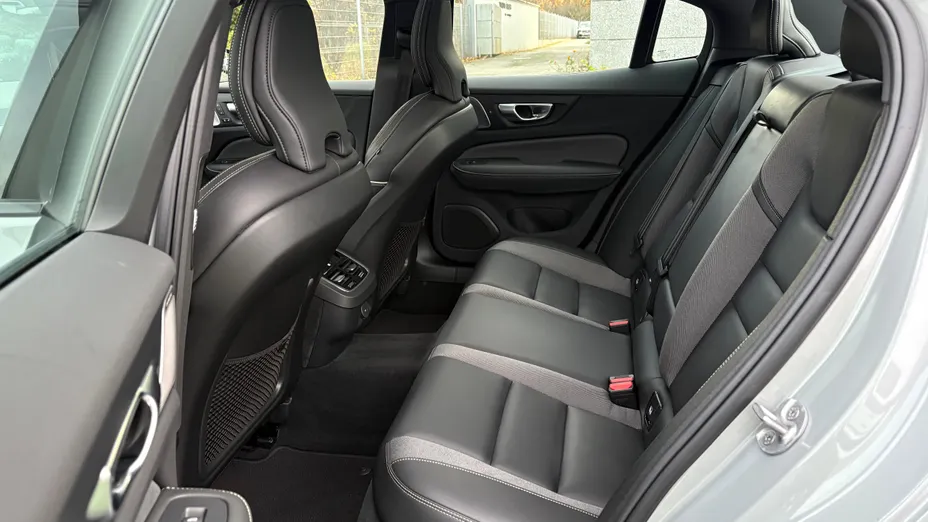 VOLVO S60 S60 B5 B AWD Ultimate Dark aut