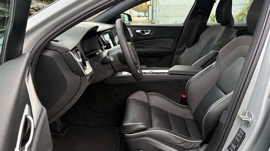 VOLVO S60 S60 B5 B AWD Ultimate Dark aut