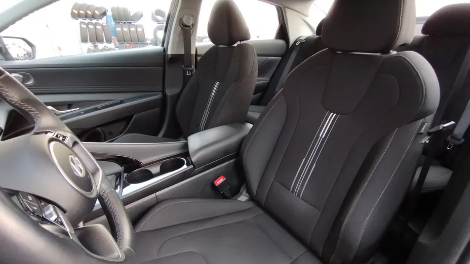 HYUNDAI Elantra Elantra 1.6 Smart CVT