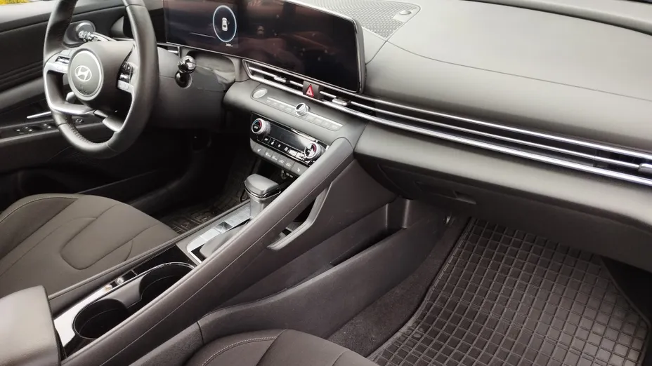 HYUNDAI Elantra Elantra 1.6 Smart CVT