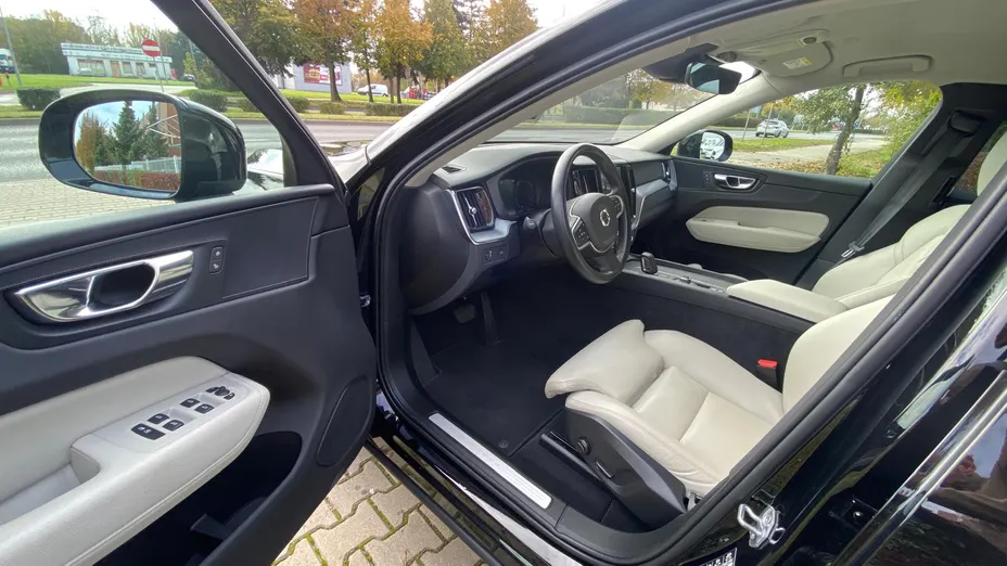 VOLVO XC60 XC60 B5 B AWD Momentum Pro aut