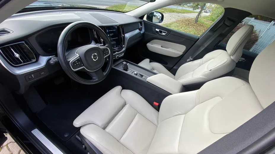 VOLVO XC60 XC60 B5 B AWD Momentum Pro aut