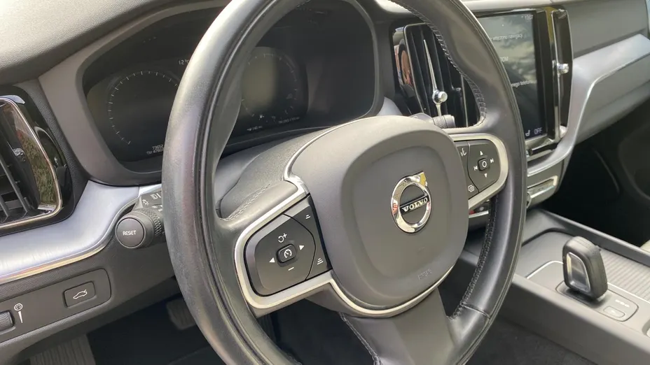 VOLVO XC60 XC60 B5 B AWD Momentum Pro aut