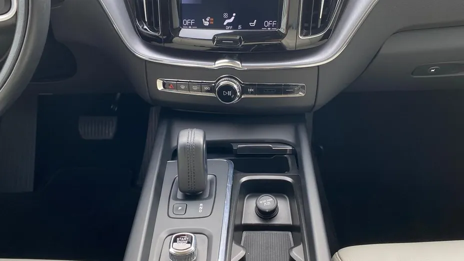 VOLVO XC60 XC60 B5 B AWD Momentum Pro aut