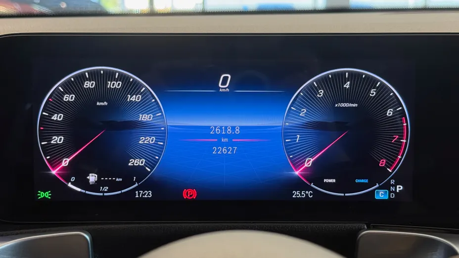 MERCEDES-BENZ GLB GLB 200 AMG Line 7G-DCT