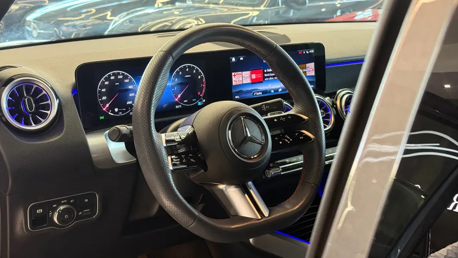 MERCEDES-BENZ GLB GLB 200 AMG Line 7G-DCT