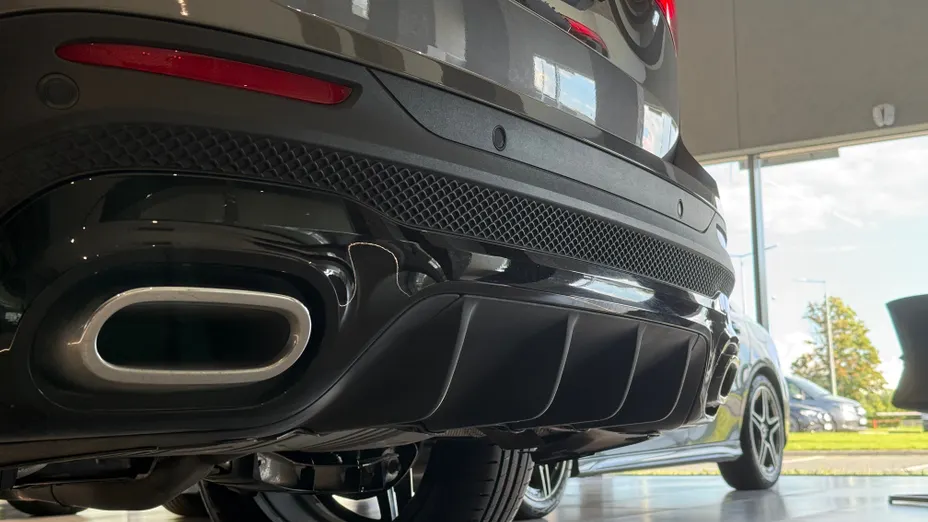 MERCEDES-BENZ GLB GLB 200 AMG Line 7G-DCT