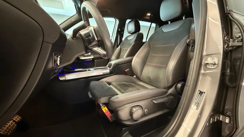 MERCEDES-BENZ GLB GLB 200 AMG Line 7G-DCT