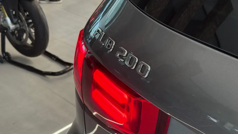 MERCEDES-BENZ GLB GLB 200 AMG Line 7G-DCT