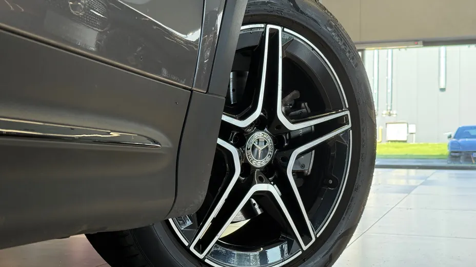 MERCEDES-BENZ GLB GLB 200 AMG Line 7G-DCT