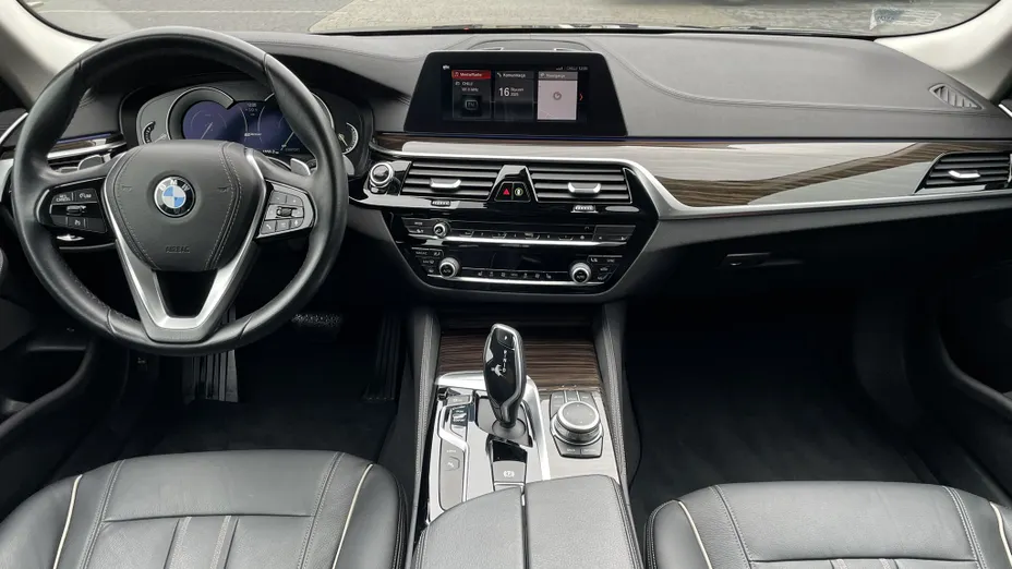 BMW Seria 5 530e iPerformance xDrive Luxury Line sport-aut