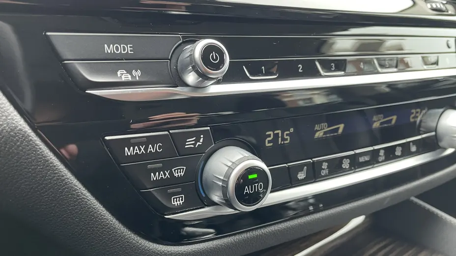 BMW Seria 5 530e iPerformance xDrive Luxury Line sport-aut