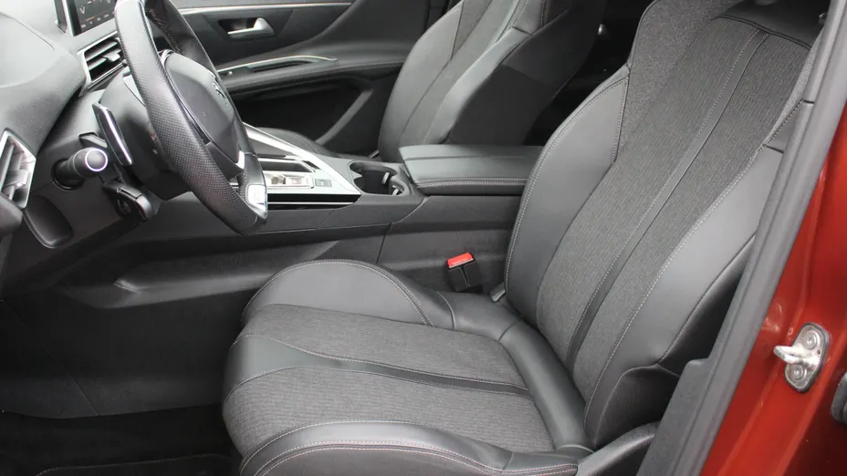 PEUGEOT 3008 3008 1.6 PureTech GPF GT Line S&S EAT8